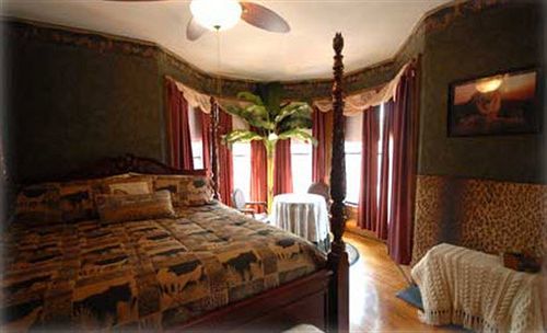 The Lion And The Rose Bed & Breakfast Whitefield Bagian luar foto